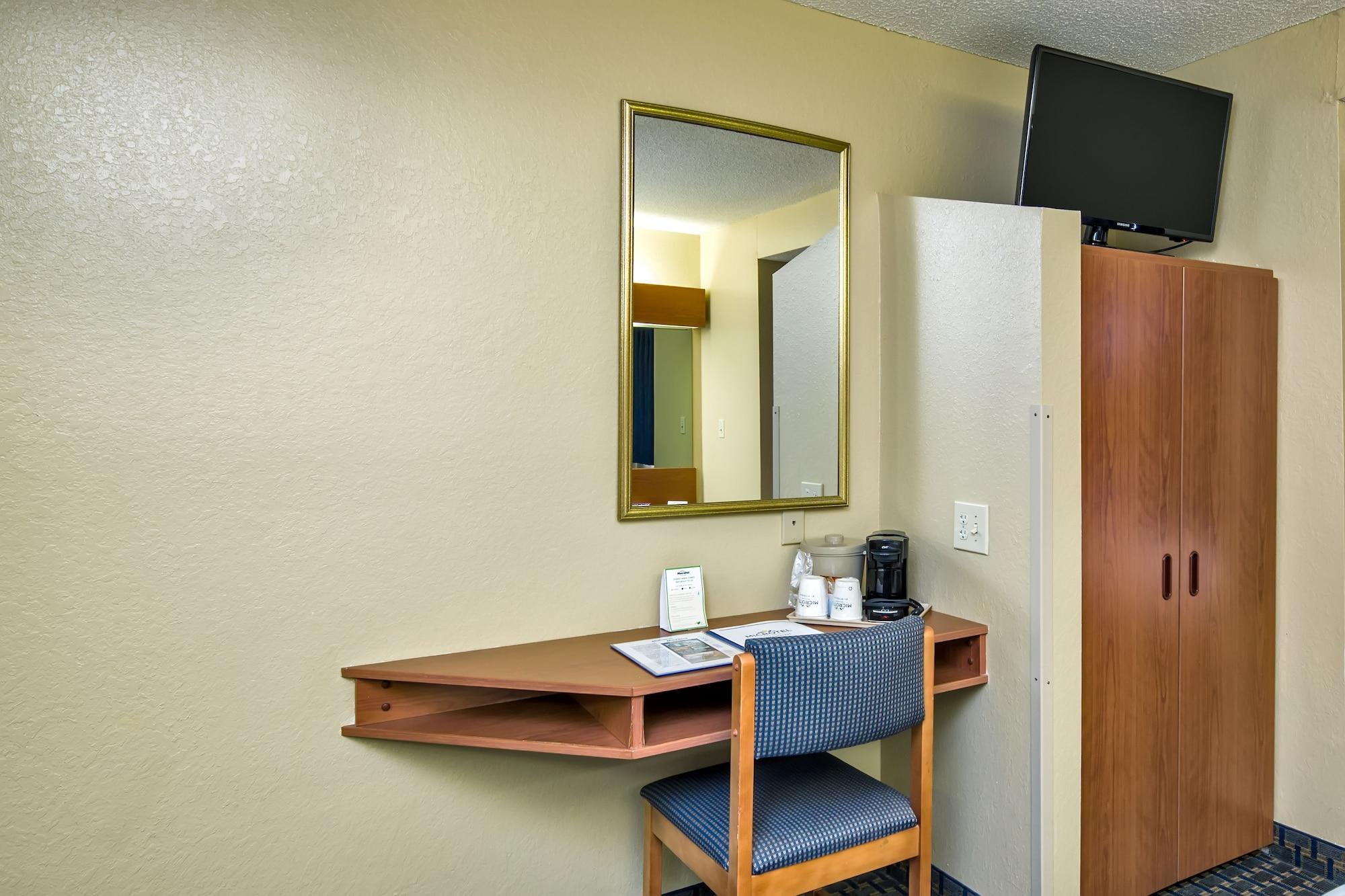 Microtel Inn & Suites Лісберґ Екстер'єр фото