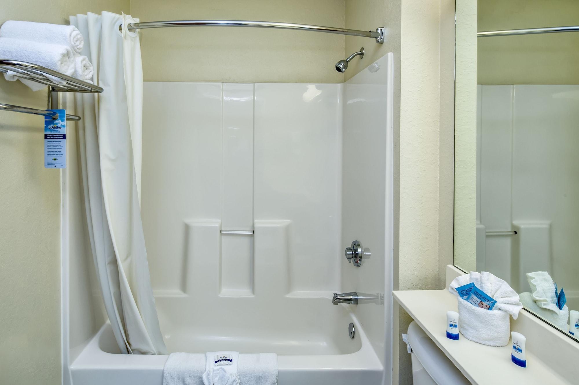 Microtel Inn & Suites Лісберґ Екстер'єр фото