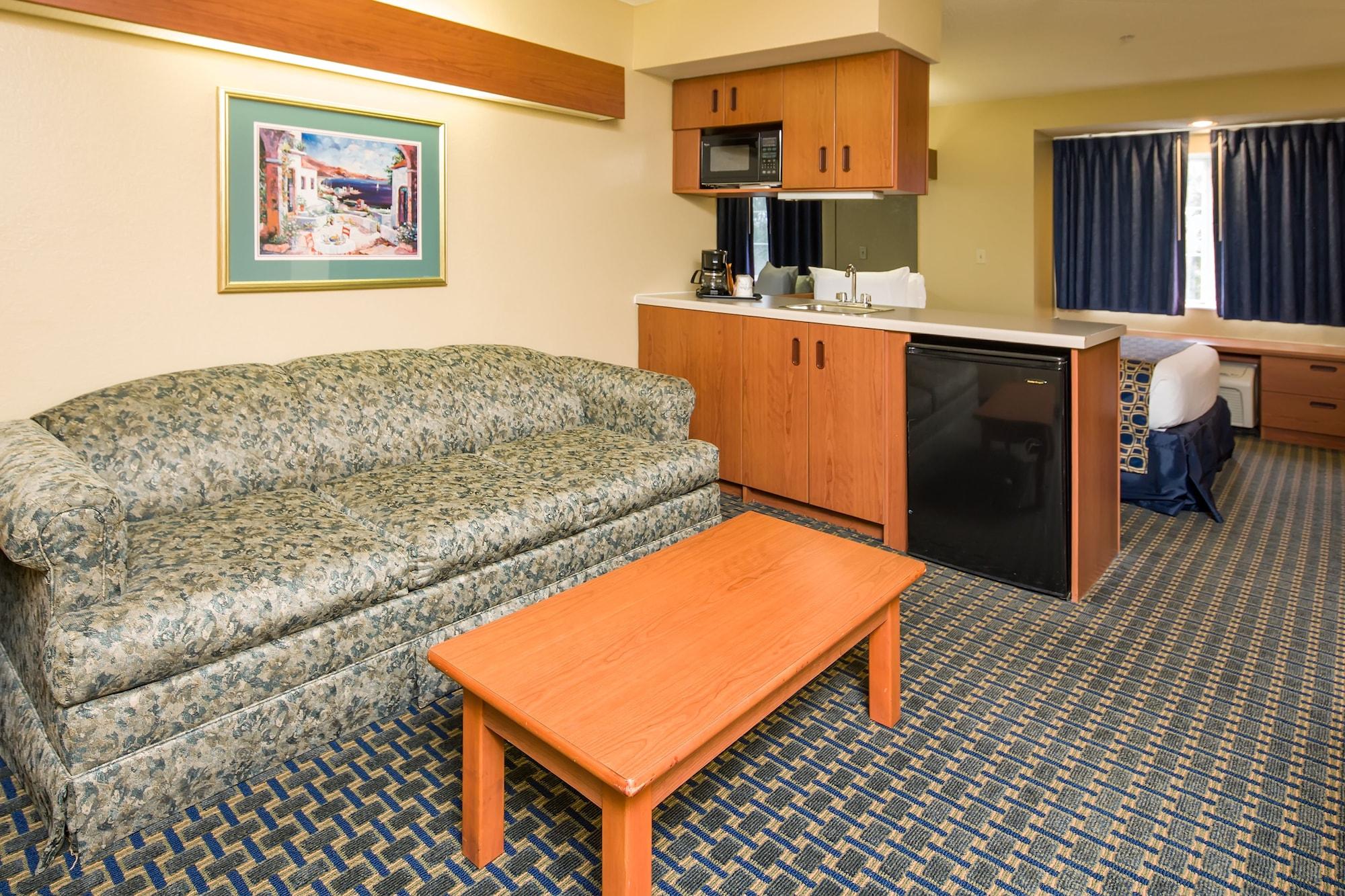 Microtel Inn & Suites Лісберґ Екстер'єр фото