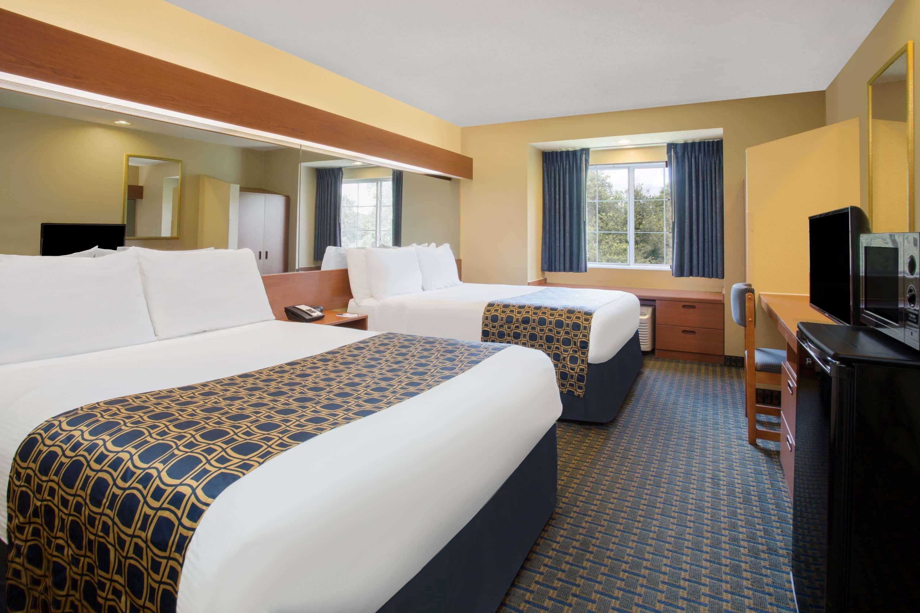 Microtel Inn & Suites Лісберґ Екстер'єр фото
