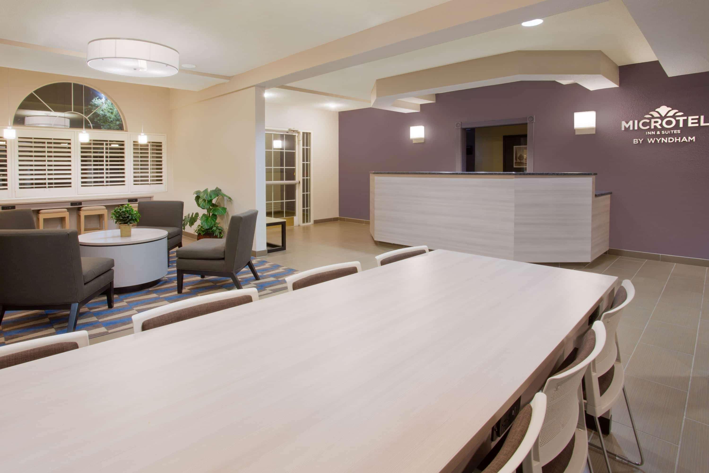Microtel Inn & Suites Лісберґ Екстер'єр фото