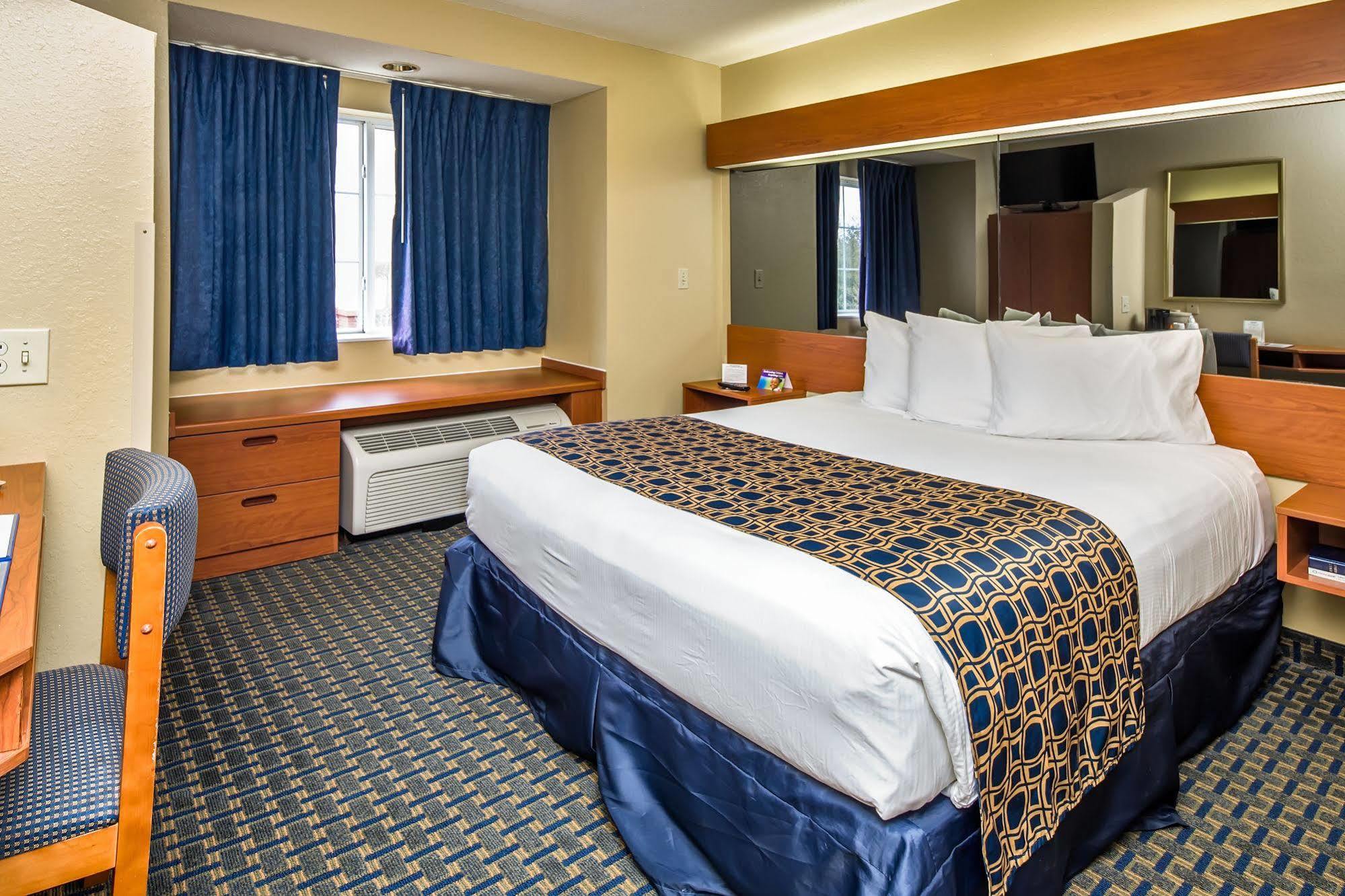 Microtel Inn & Suites Лісберґ Екстер'єр фото